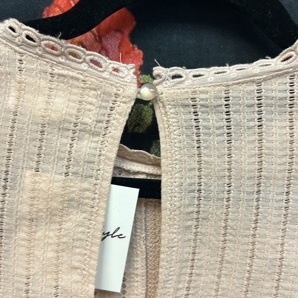 Allison New York - Cottage Core Top - Picture 5 of 6